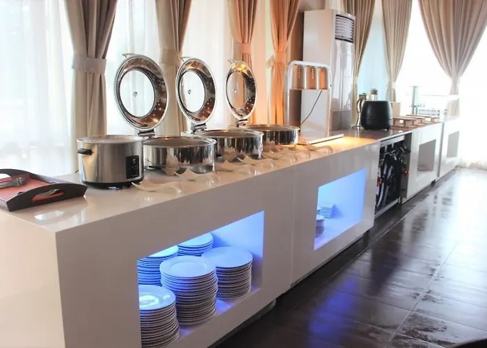 La Mirada Hotel 2*