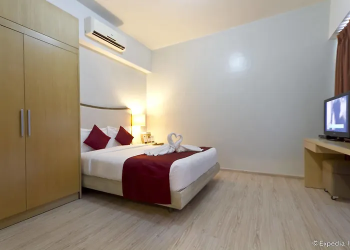 La Mirada Hotel 2*